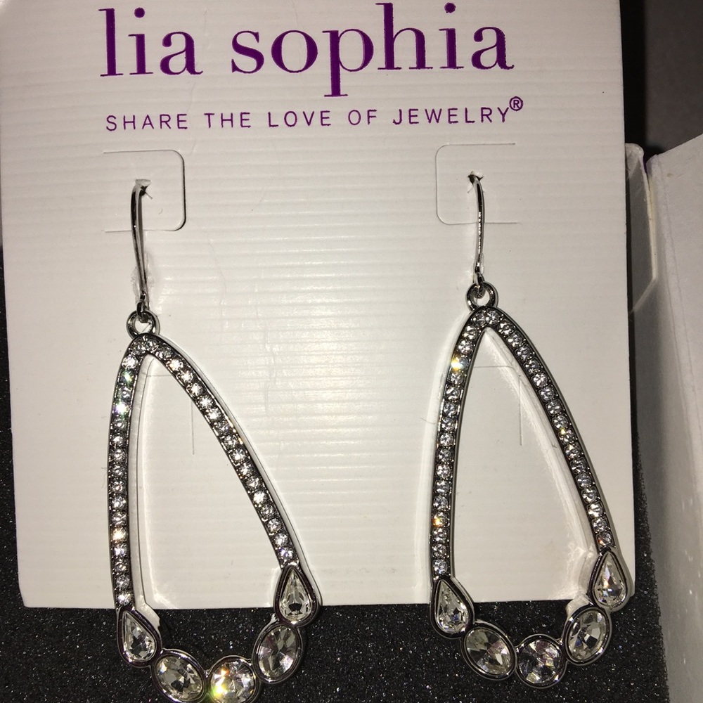 Drop earrings